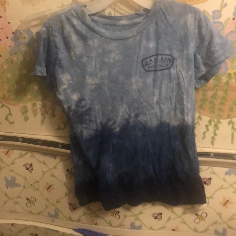 Vibrant dark blue shirt ombré palm tree